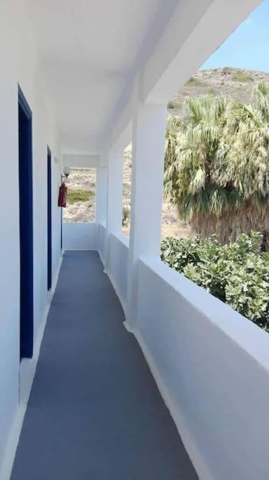 Lagada Beach Economy Hotel Adamantas  Buitenkant foto